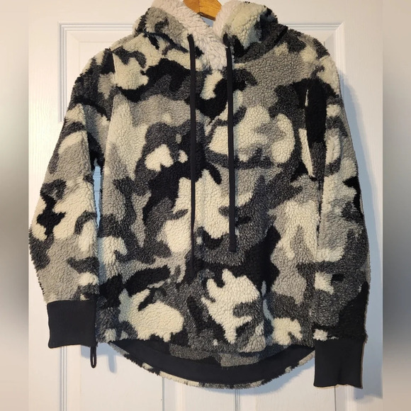 Dylan Sherpa Fleece Hoodie Camo Women's Size X Small High Pile - Picture 1 of 8